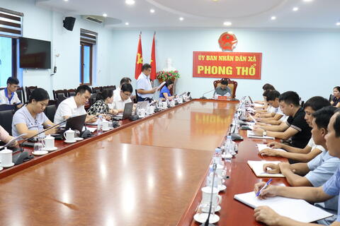 UBND xã Phong Thổ làm việc với Trường Phổ thông nội trú Tiểu học và THCS Petrovietnam - Phong Thổ